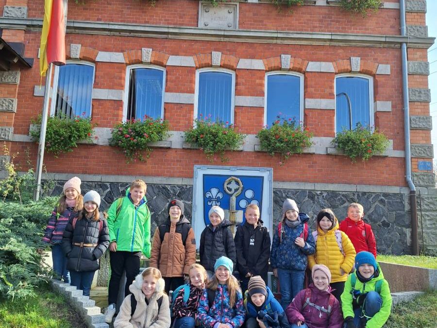 Besuch der 4. Klasse in der Gemeinde